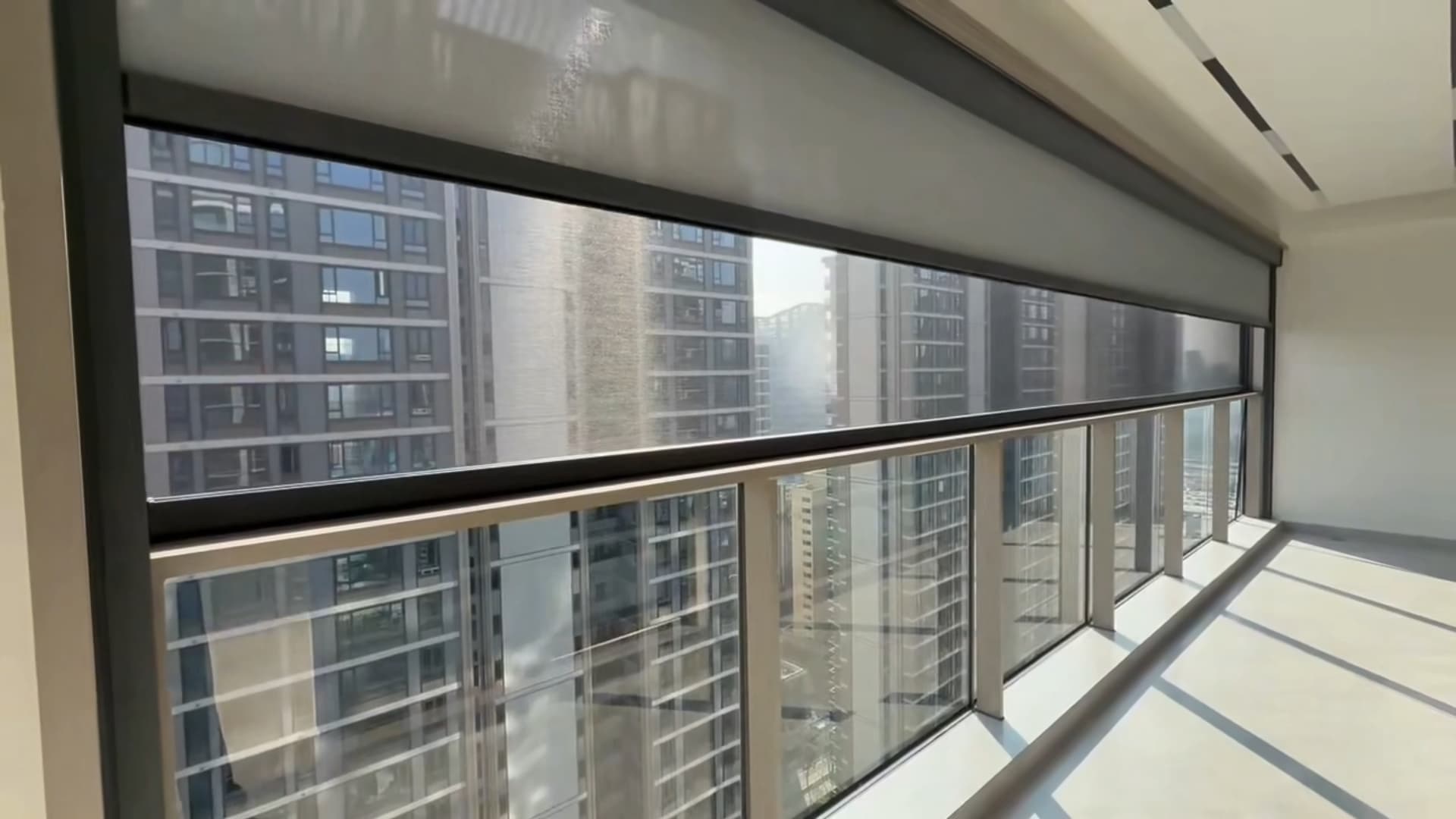 案例展示 - 双层电动防风卷帘 - 北京市顺义区璟上兰园